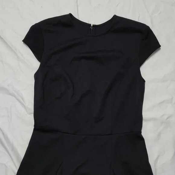 ☀️Cap sleeve stretch knit Dress☀️ - Picture 2 of 4